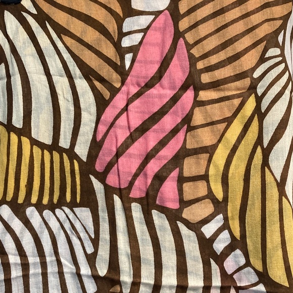 Colorful Leaf Pattern Scarf - Picture 2 of 2